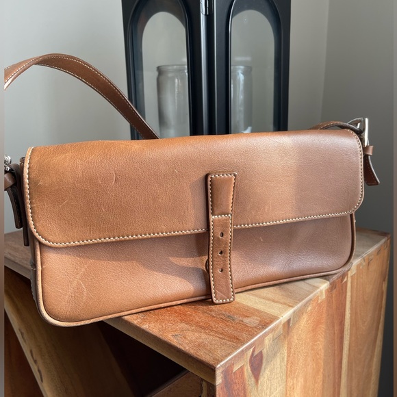 Vintage Coach Saddle Brown Hampton Leather Shoulder Bag - Adjustable Strap - Picture 7 of 16